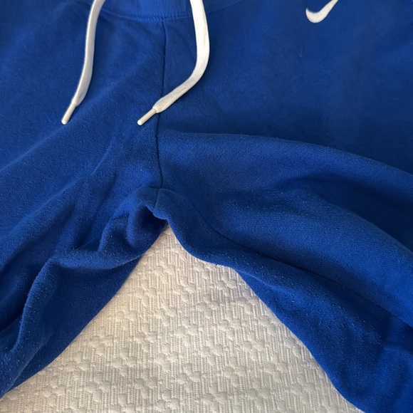 Worn out wear. 3 Pieces. Worn but good condition. All Pieces are size M - Picture 7 of 13